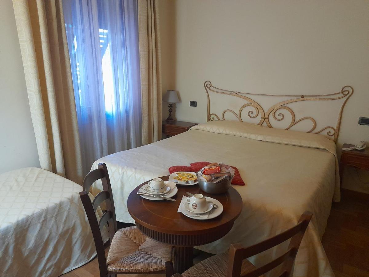 Petit Chateau Montecatini Terme Extérieur photo